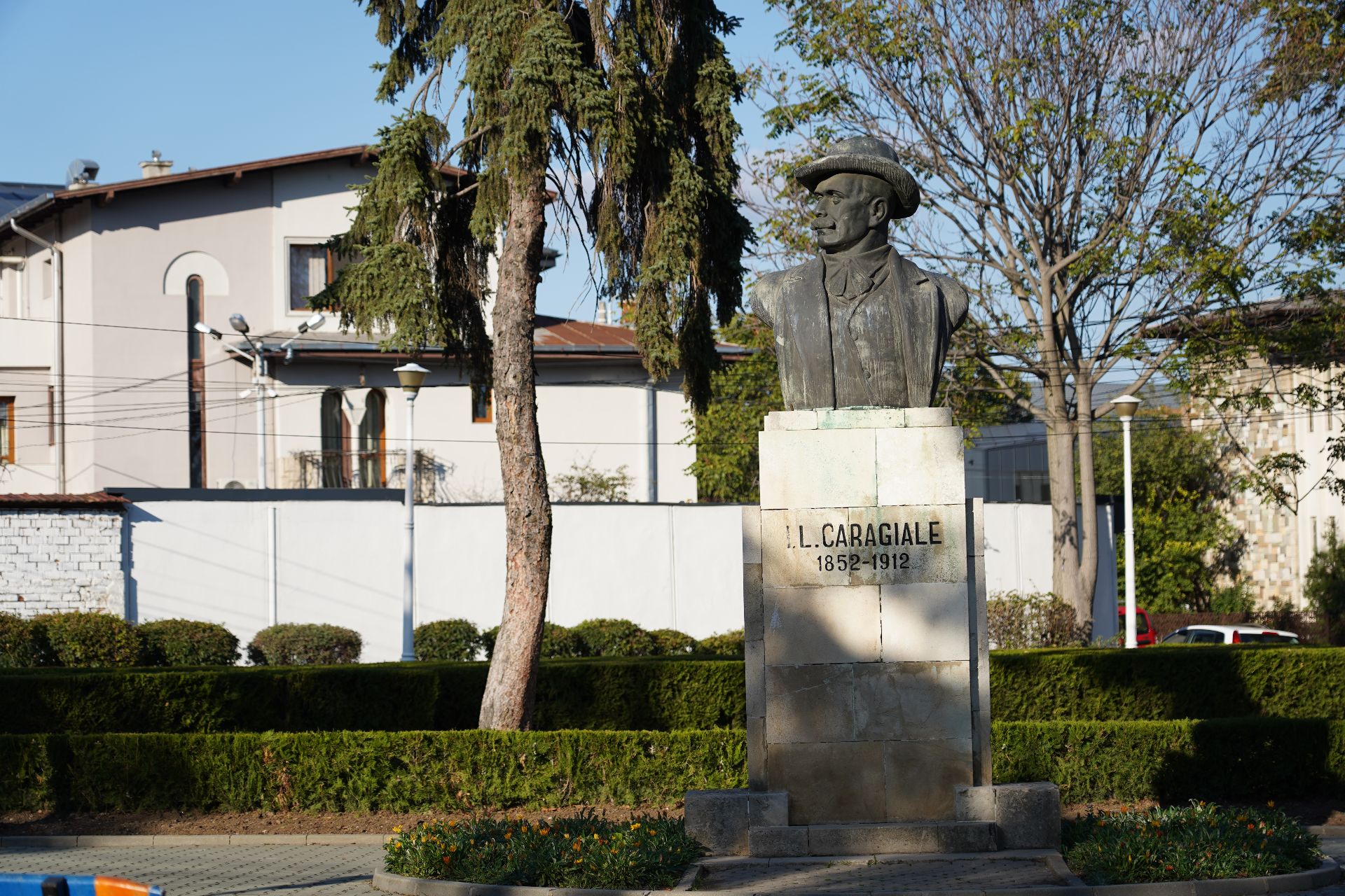 bust-caragiale-ploiesti-jpg-1737904178.JPG