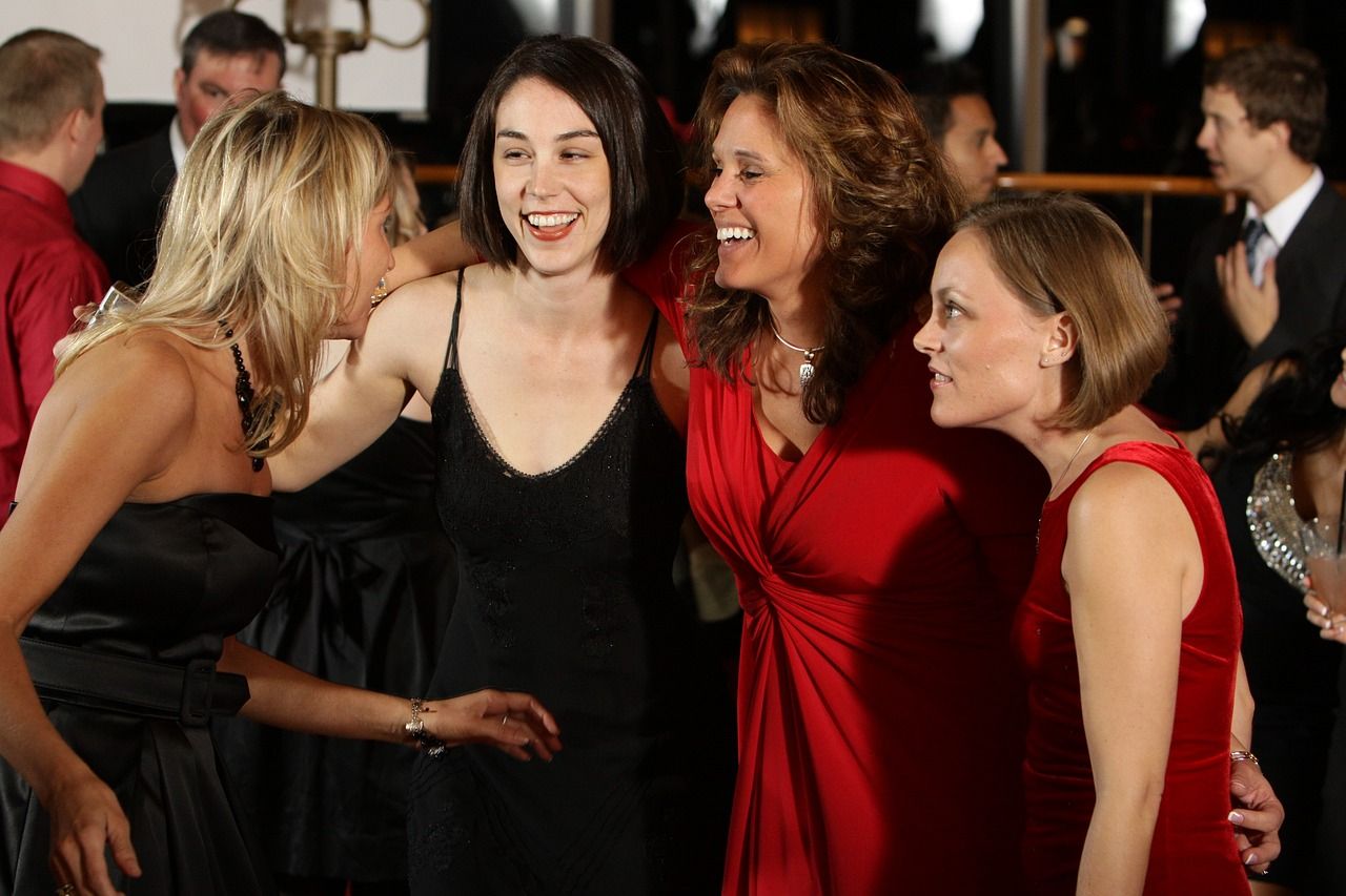 women-5039680-1280-jpg-1733817628.jpg