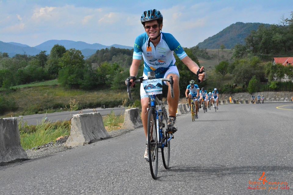 Afacerea de pe bicicletă. Mircea Crisbăşanu schimbă România prin pasiunea sa