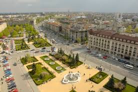 Ploieştenii prezenţi la dezbaterea pentru taxe şi impozite au salutat propunerea primarului de micşorare cu 3% a impozitelor pe clădiri şi terenuri