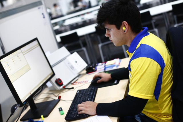 De acum, vă puteţi plăti dările fiscale şi online
