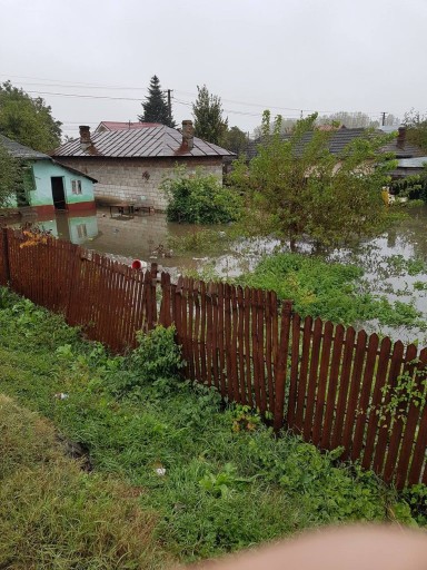 Ajutor de la guvern pentru familii afectate de calamităţi naturale sau incendii