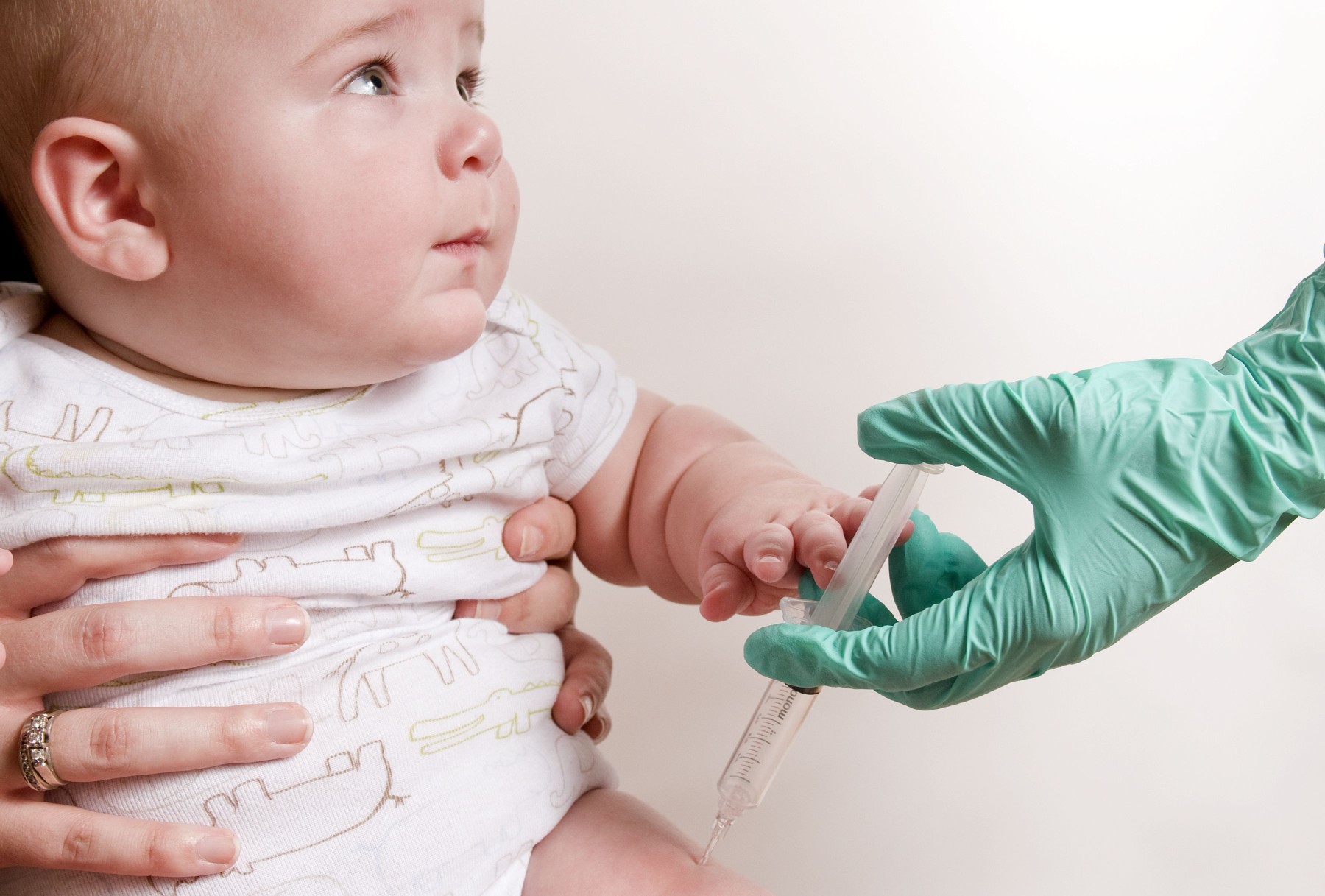 Grindeanu: Medicii de familie au un cuvânt important de spus în educarea popoulaţiei pentru vaccinare!