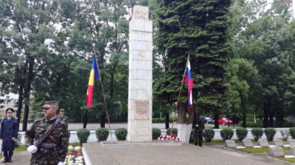 Ziua victoriei împotriva fascismului a fost marcată la Cimitirul Eroului Sovietic din Ploieşti-Galerie foto