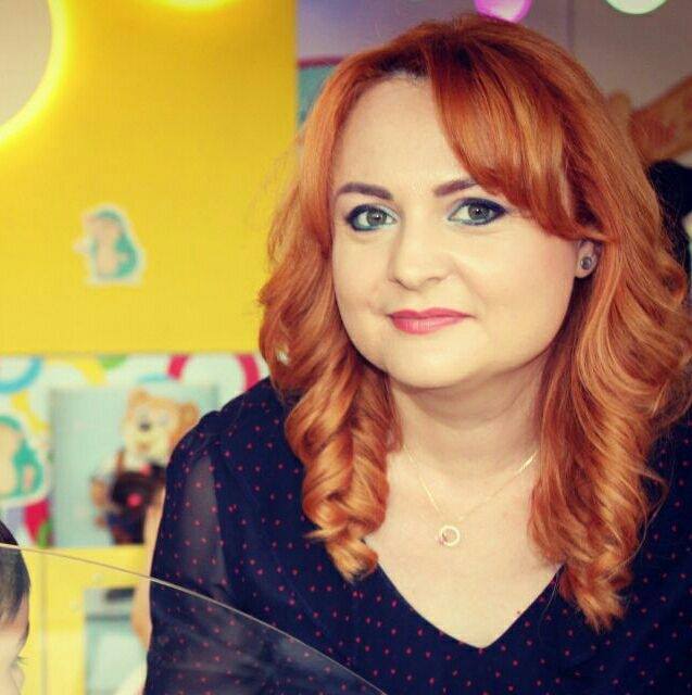 A fost actor, funcţionar în primărie şi director de sucursală bancară! Povestea de succes a consilierului Loredana Mocescu care a pornit într-o afacere investind doar în dezvoltarea personală