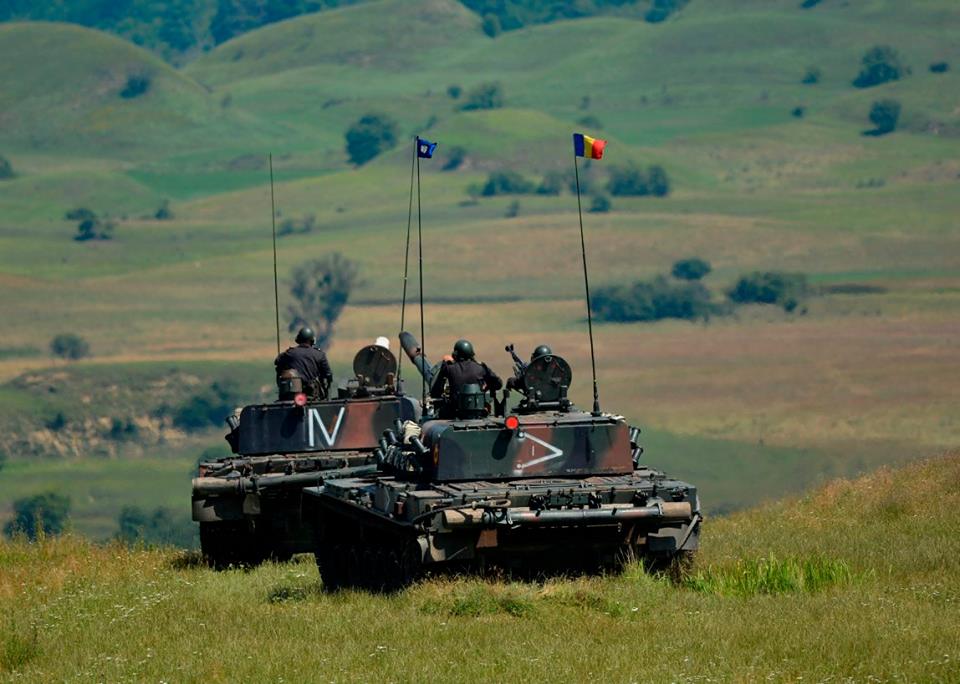 Vehicule militare americane şi româneşti într-o expoziţie inedită la Ploieşti