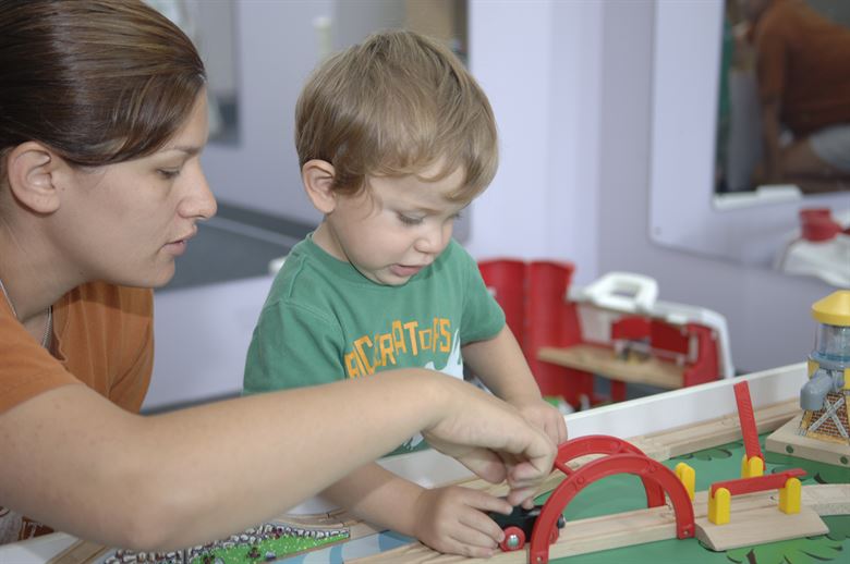 Eveniment educaţional :Cum să vă înţelegeţi copilul jucându-vă cu el?