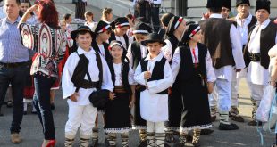 Iată programul Festivalului Folcloric „Prahova iubește Basarabia”!