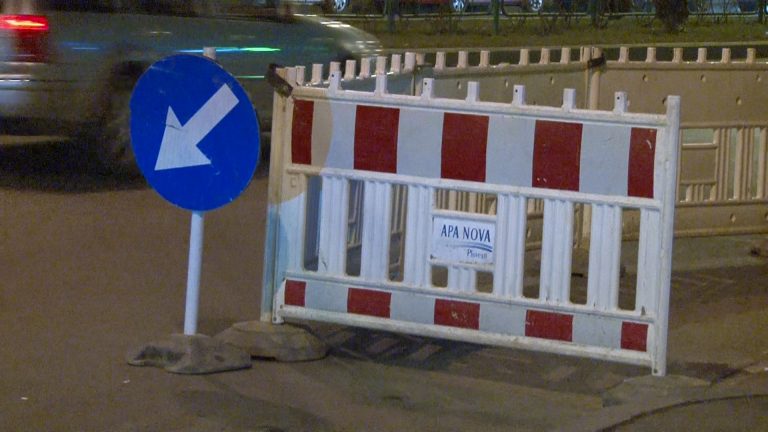 O curte și două garaje inundate la Ploiești. Intervin pompierii!