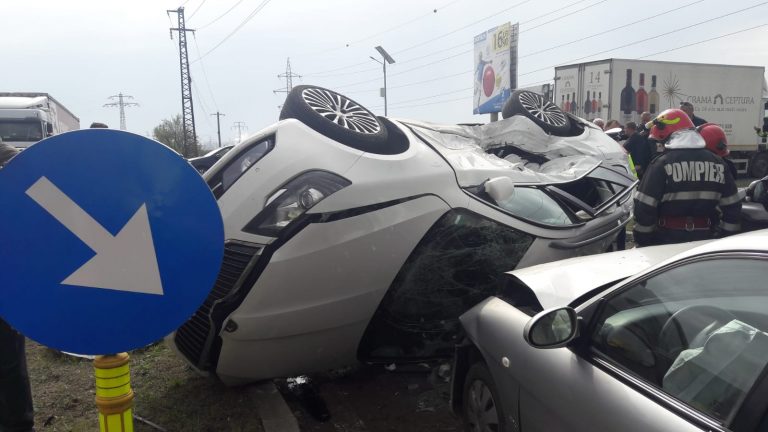 O fata de 16 ani a fost rănită într-un accident la Bratasanca