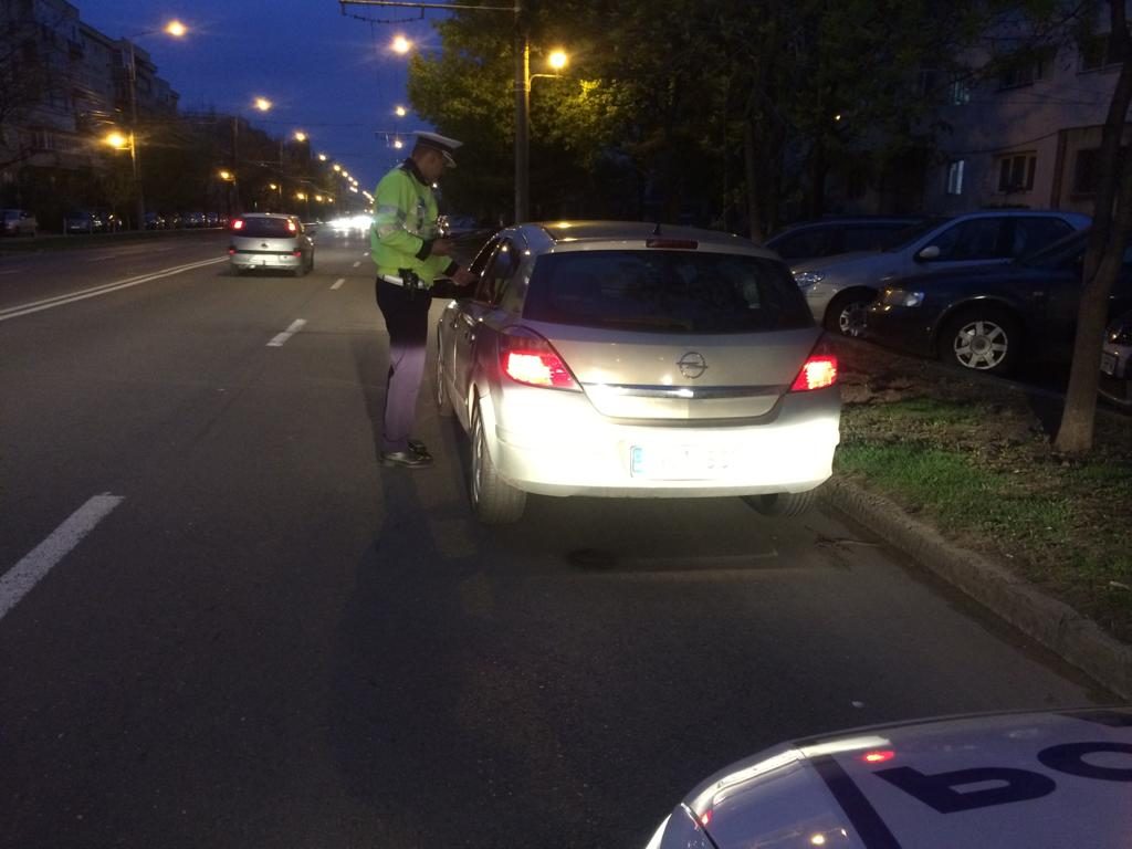 Blejoi: Un bărbat a fost retinut după ce a fost oprit în trafic de poliţişti. Află ce făcuse!