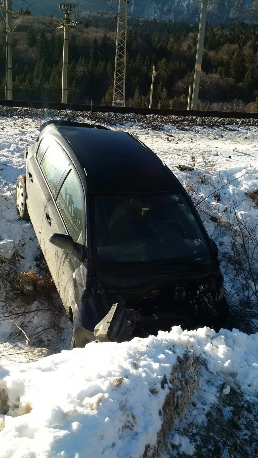 Un bărbat a fost găsit decedat la 2 km față de locul în care a fost descoperită mașina sa