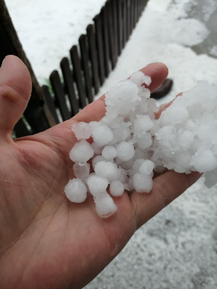 Alte 10 localități din Prahova sub cod roșu de grindină și vijelii