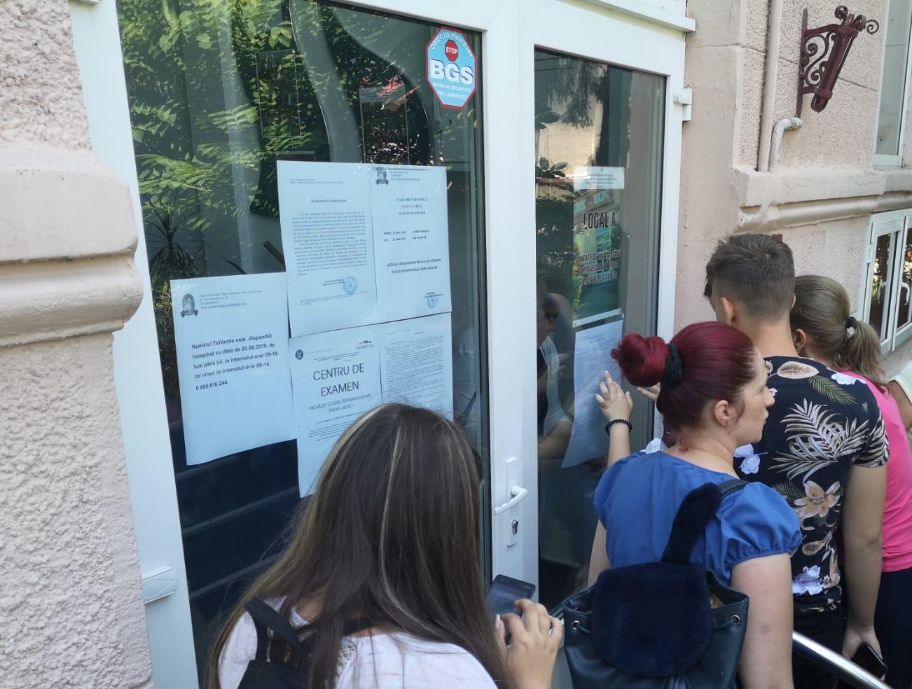 8 din cei 4851 de candidaţi din Prahova au obţinut media 10 la Evaluarea Naţională