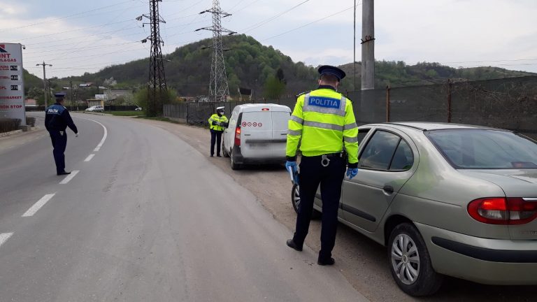 Un vălenar riscă să nu îşi mai poată folosi maşina, după un control al poliţiei