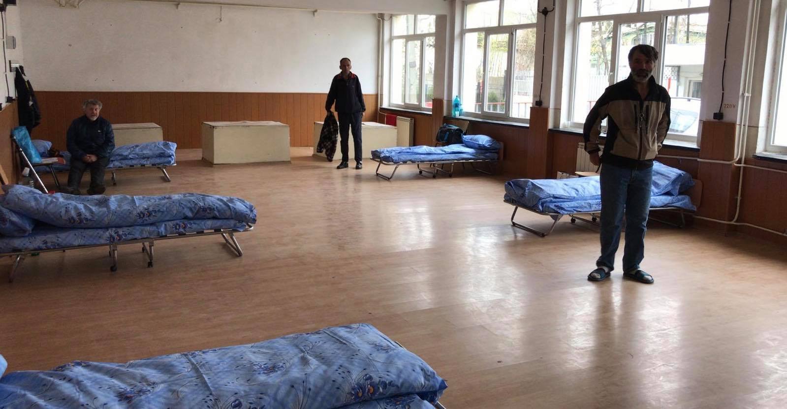 Doar 12 dintre oamenii străzii din Ploieşti au ajuns la centrul deschis &icirc;n Liceul Mrazek