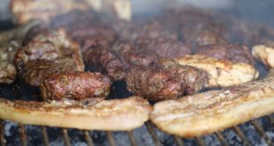 Studiu: 1 mai cu mici şi muştar, dar şi cu 21 de E-uri nesănătoase pentru organism
