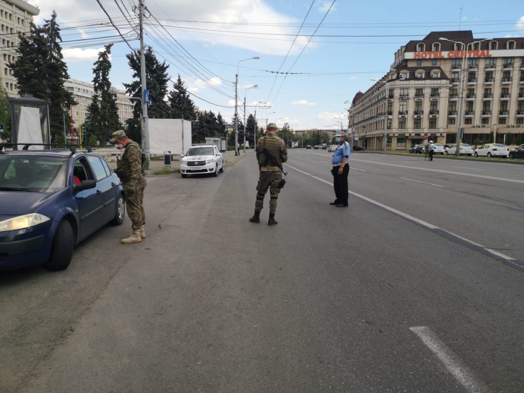 Poliţiştii locali din Ploieşti solicită scuze din partea lui Vela: Cei care păzesc parcuri nu au 9.000 de lei, ci 5.600 de lei salariu, pe lună!