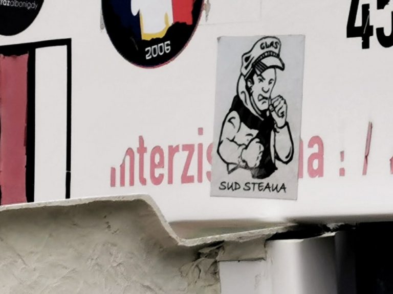 Suporteri ai echipei Steaua, amendaţi de jandarmii montani la Crucea Caraiman