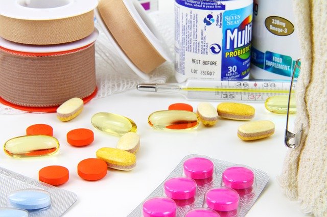 Studiu: Românii sunt dispuşi să meargă pe jos maxim 1 km pentru a ajunge la farmacie