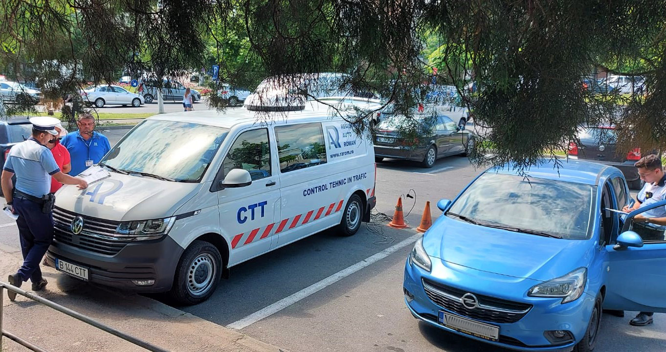 Jumătate din maşinile controlate la o razie RAR aveau deficienţe majore sau/şi periculoase